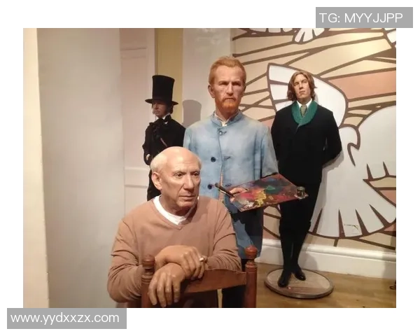 足球球星化身蜡像馆假装蜡像 引发游客惊喜与欢笑瞬间