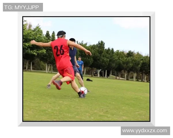 走近绿茵巨星全景呈现足球球星精彩瞬间与辉煌历程