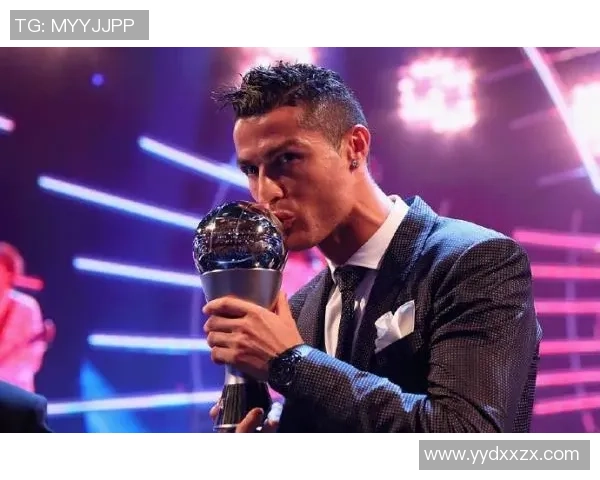 2017年度足球明星卡大盘点 热门球员卡片收藏与价值分析